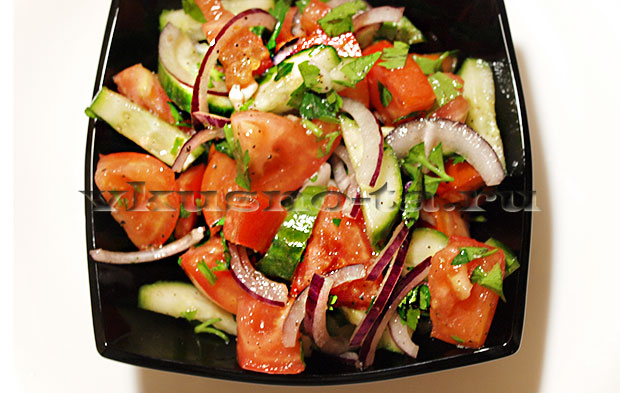 Салат из огурцов с помидорами