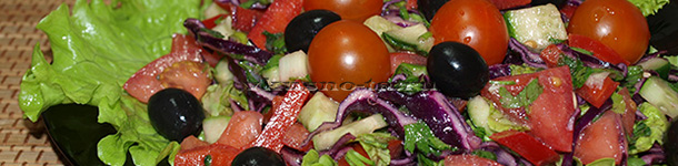 Салат с капустой, помидорами и огурцами